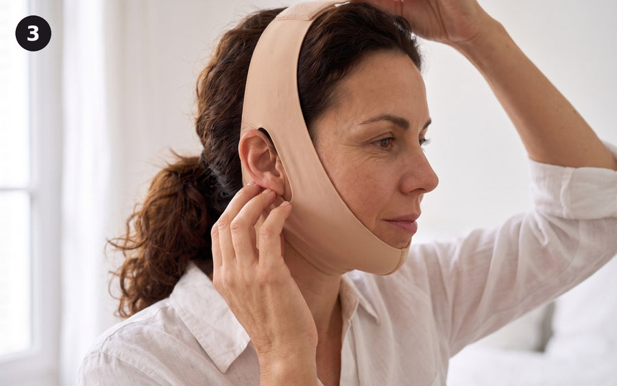 Geste 3 : passez les oreilles dans les fentes